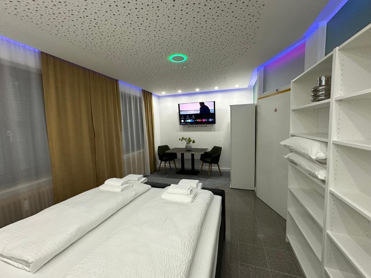 Modern Neuburg U - - 2 Zimmer, Komfort, Zentrum, Wi-fi, Smart Tv, Stellplatz, Kueche *