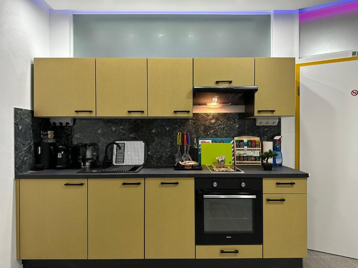 Apartment Modern Neuburg U - - 2 Zimmer, Komfort, Zentrum, Wi-fi, Smart Tv, Stellplatz, Kueche
