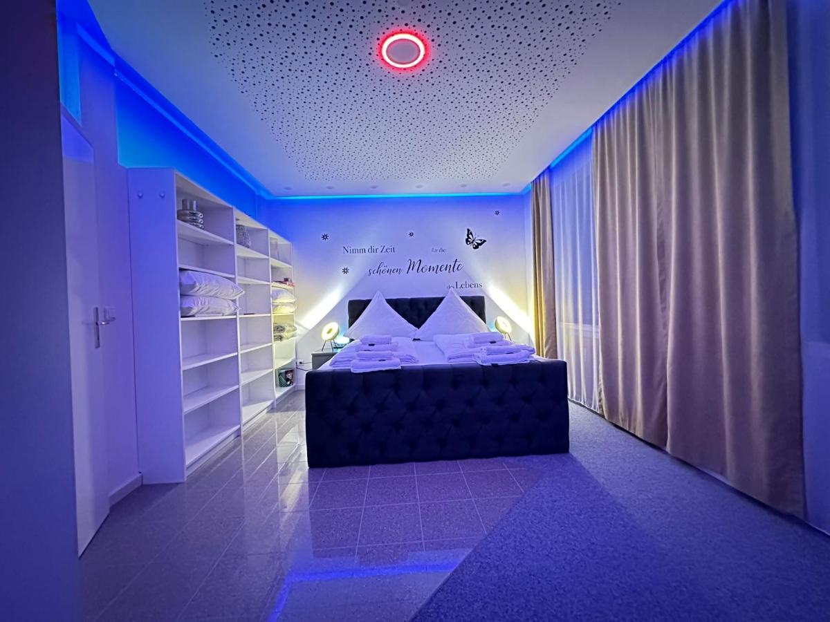 Modern Neuburg U - - 2 Zimmer, Komfort, Zentrum, Wi-fi, Smart Tv, Stellplatz, Kueche *