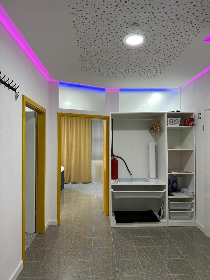 Apartment Modern Neuburg U - - 2 Zimmer, Komfort, Zentrum, Wi-fi, Smart Tv, Stellplatz, Kueche