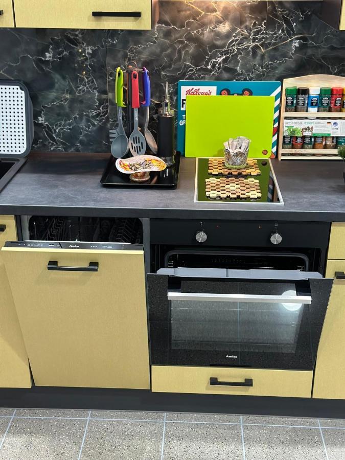Modern Neuburg U - - 2 Zimmer, Komfort, Zentrum, Wi-fi, Smart Tv, Stellplatz, Kueche Apartment *