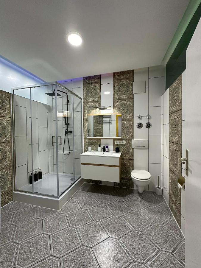 Modern Neuburg U - - 2 Zimmer, Komfort, Zentrum, Wi-fi, Smart Tv, Stellplatz, Kueche Apartment *