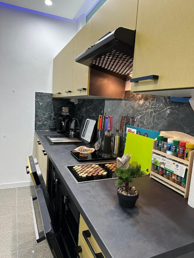 Modern Neuburg U - - 2 Zimmer, Komfort, Zentrum, Wi-fi, Smart Tv, Stellplatz, Kueche *