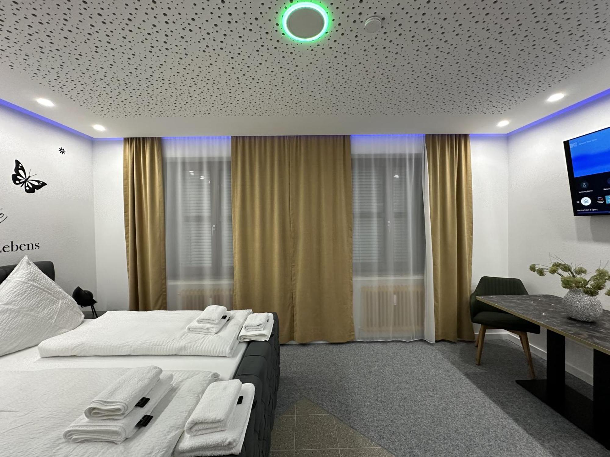 Modern Neuburg U - - 2 Zimmer, Komfort, Zentrum, Wi-fi, Smart Tv, Stellplatz, Kueche Neuburg an Der Donau